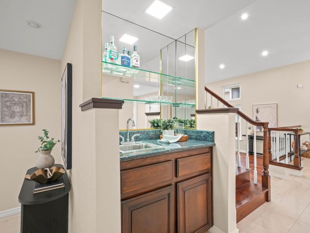 43718 Cameron Hills Dr, Fremont, CA 94539