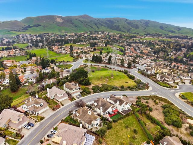 43718 Cameron Hills Dr, Fremont, CA 94539