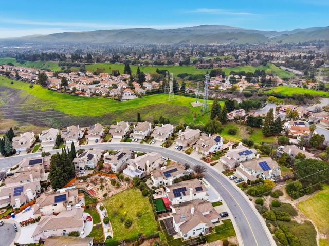 43718 Cameron Hills Dr, Fremont, CA 94539