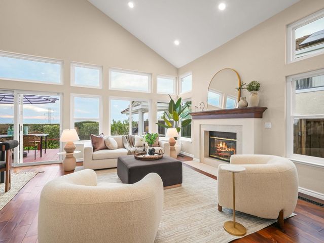 43718 Cameron Hills Dr, Fremont, CA 94539