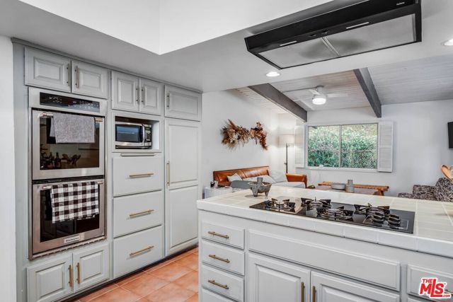 2436 Arbutus Drive, Los Angeles, CA 90049