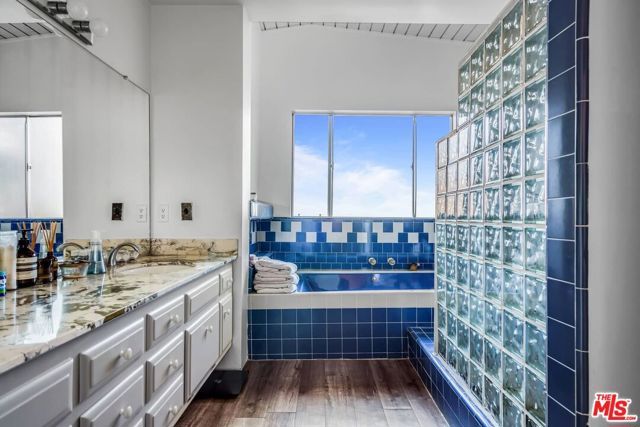 2436 Arbutus Drive, Los Angeles, CA 90049
