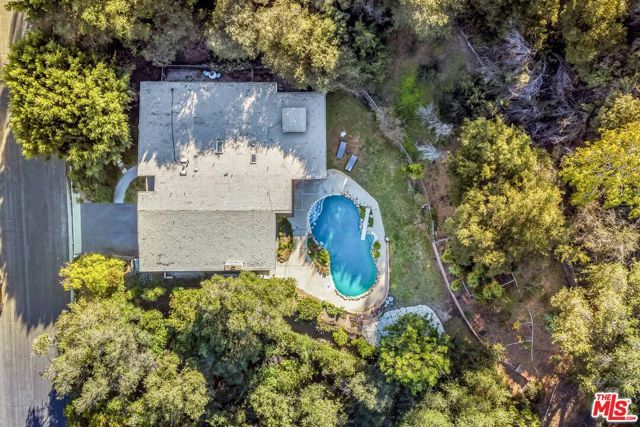2436 Arbutus Drive, Los Angeles, CA 90049