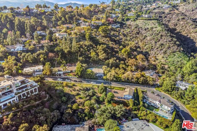 2436 Arbutus Drive, Los Angeles, CA 90049