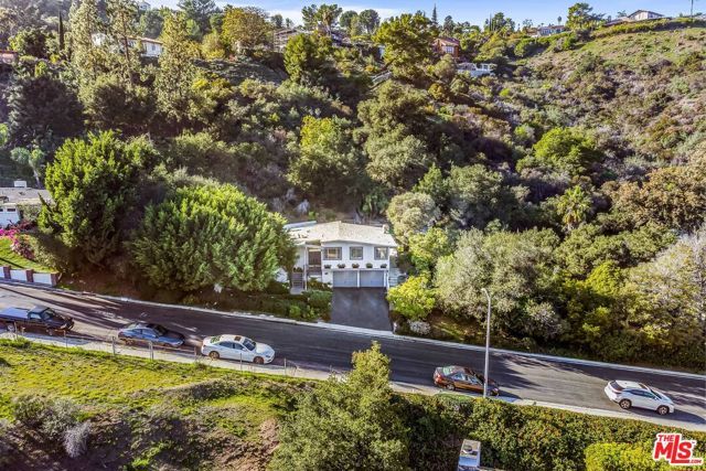 2436 Arbutus Drive, Los Angeles, CA 90049
