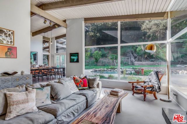 2436 Arbutus Drive, Los Angeles, CA 90049