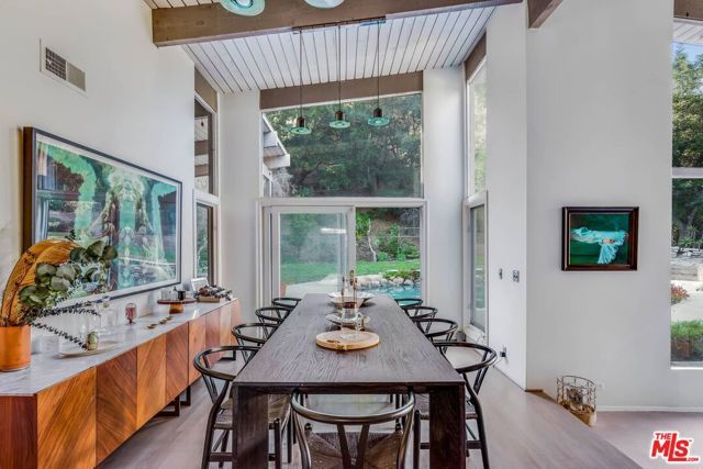 2436 Arbutus Drive, Los Angeles, CA 90049