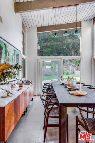 2436 Arbutus Drive, Los Angeles, CA 90049
