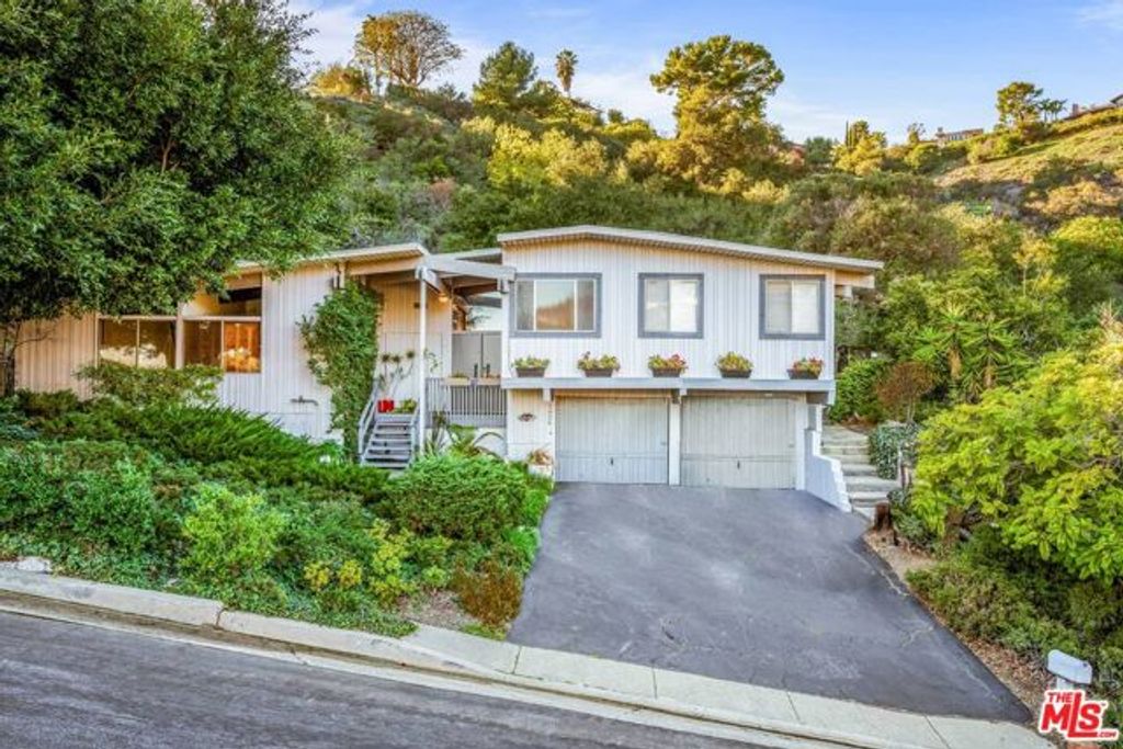 2436 Arbutus Drive, Los Angeles, CA 90049