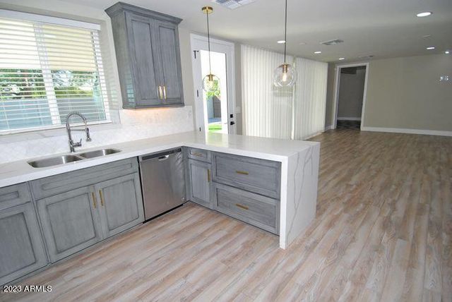 8541 E CATALINA Drive, Scottsdale, AZ 85251