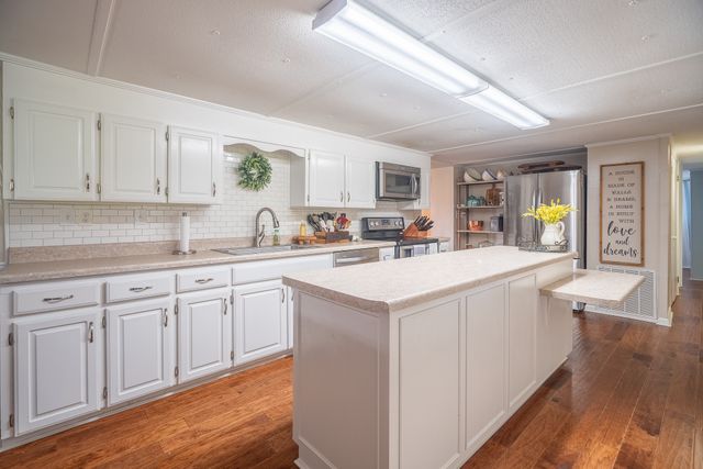 876 W Point Rd, Lawrenceburg, TN 38464