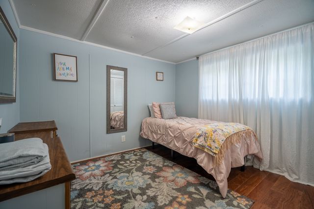 876 W Point Rd, Lawrenceburg, TN 38464