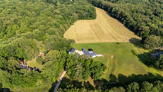 876 W Point Rd, Lawrenceburg, TN 38464