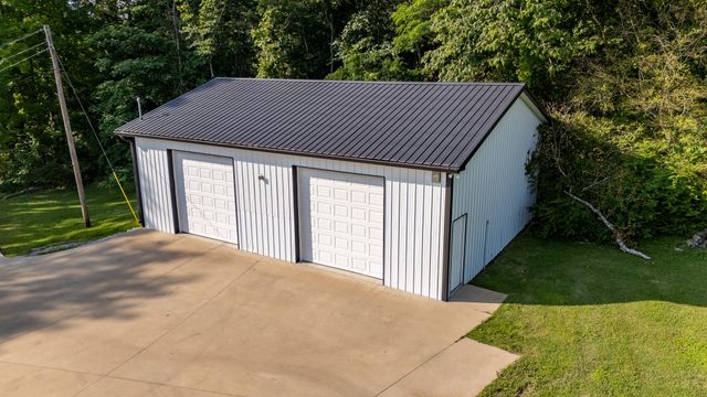 876 W Point Rd, Lawrenceburg, TN 38464