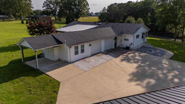 876 W Point Rd, Lawrenceburg, TN 38464