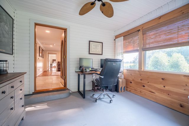 876 W Point Rd, Lawrenceburg, TN 38464