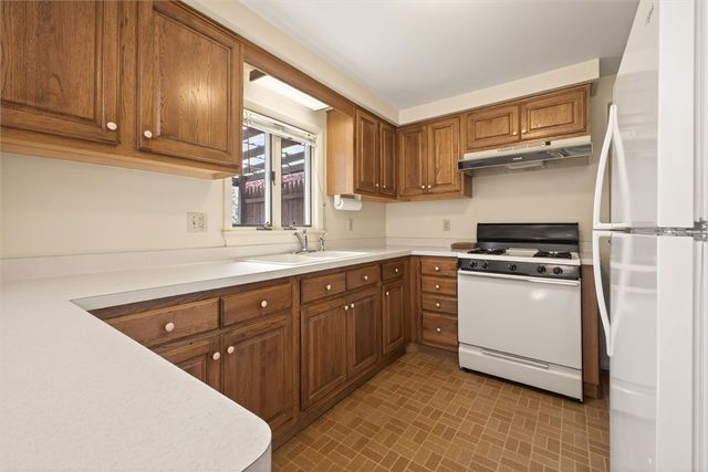 6042 East River Road, Henrietta, NY 14586