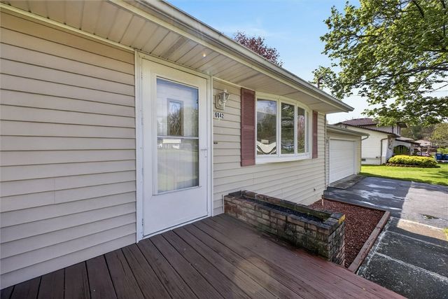 6042 East River Road, Henrietta, NY 14586