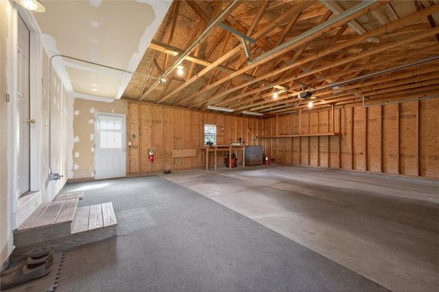 6042 East River Road, Henrietta, NY 14586