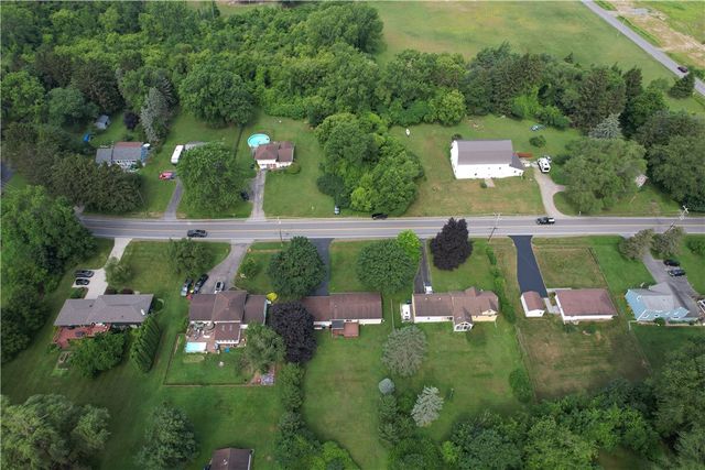 6042 East River Road, Henrietta, NY 14586