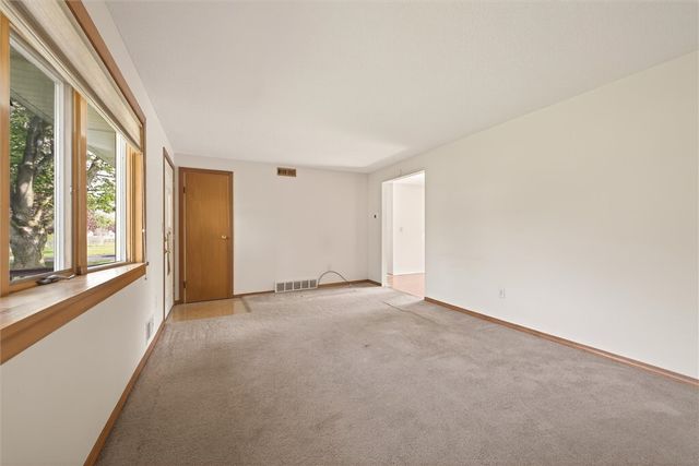 6042 East River Road, Henrietta, NY 14586