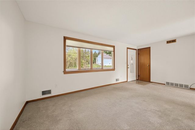 6042 East River Road, Henrietta, NY 14586