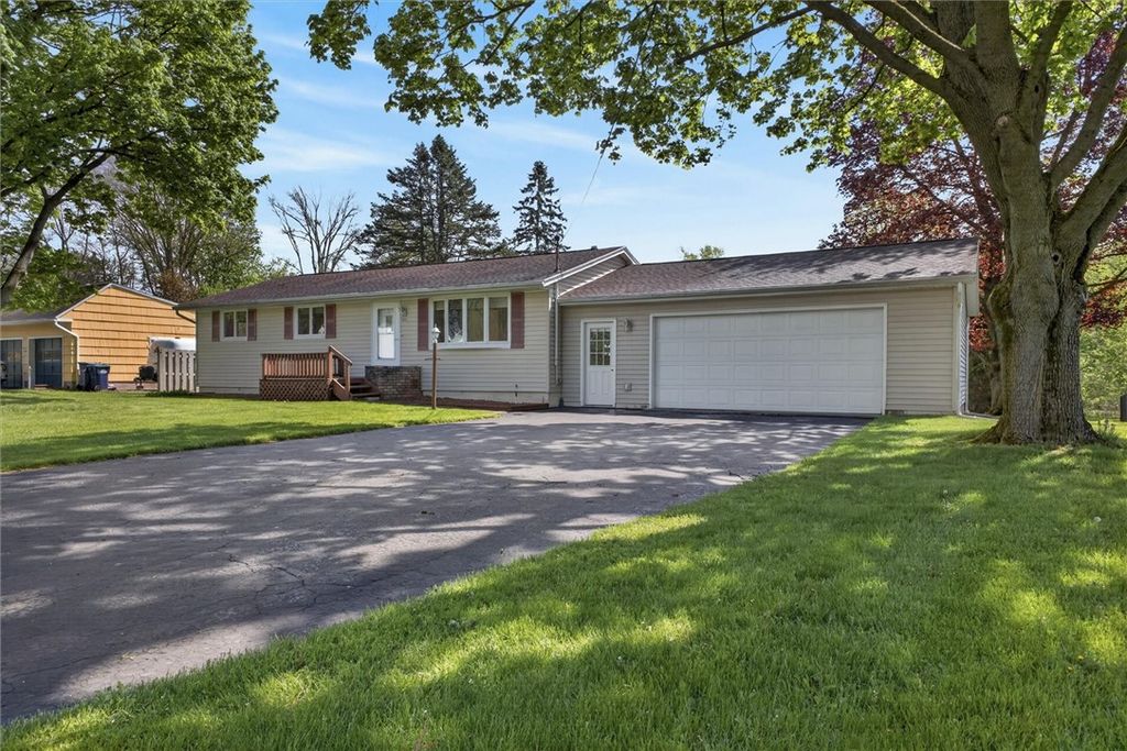 6042 East River Road, Henrietta, NY 14586