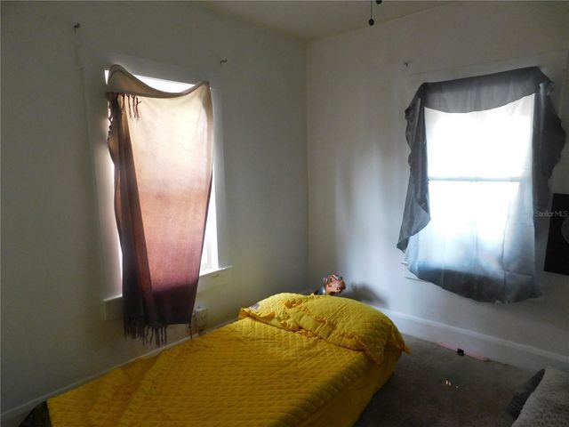 8412 N SEMINOLE AVENUE, Tampa, FL 33604