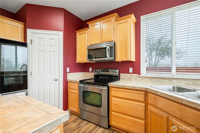 1834 Island Drive, Longview, WA 98632