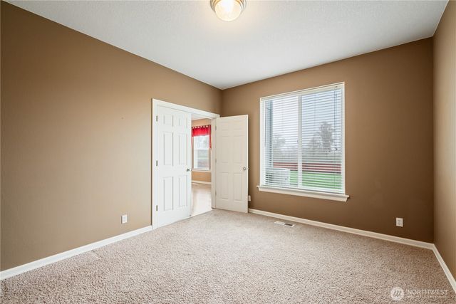 1834 Island Drive, Longview, WA 98632