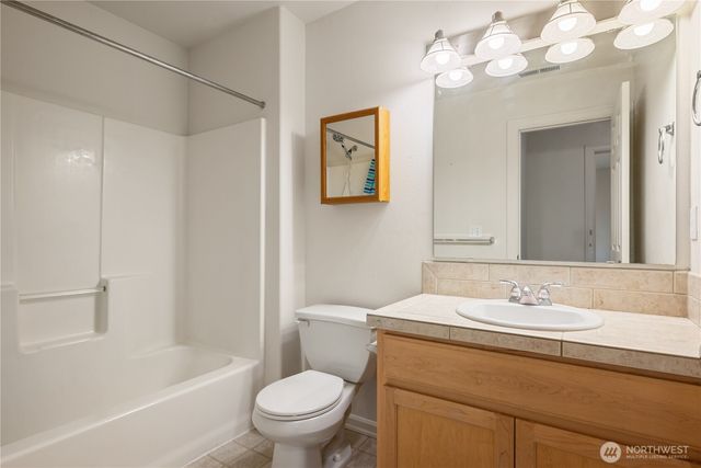 1834 Island Drive, Longview, WA 98632