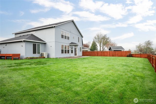 1834 Island Drive, Longview, WA 98632