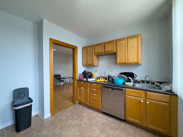 1813 Dempster Street, Evanston, IL 60201