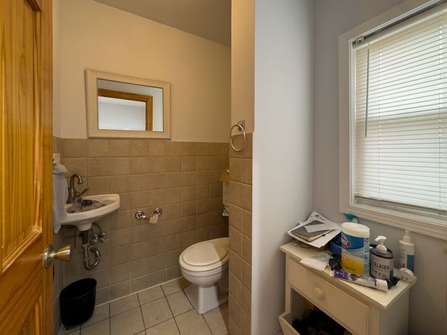 1813 Dempster Street, Evanston, IL 60201