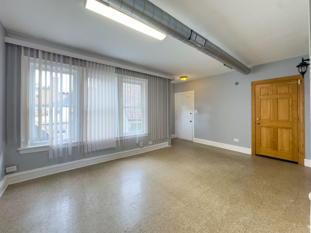 1813 Dempster Street, Evanston, IL 60201