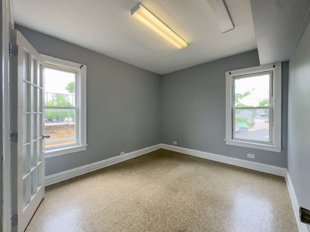 1813 Dempster Street, Evanston, IL 60201
