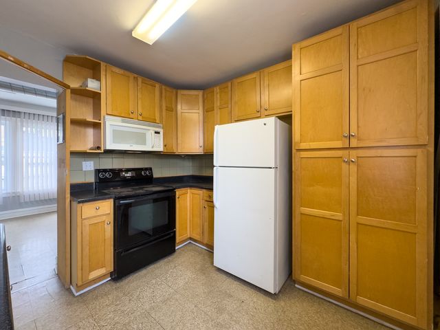 1813 Dempster Street, Evanston, IL 60201