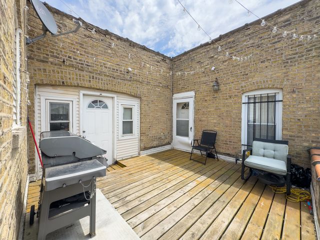 1813 Dempster Street, Evanston, IL 60201