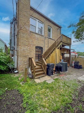 1813 Dempster Street, Evanston, IL 60201