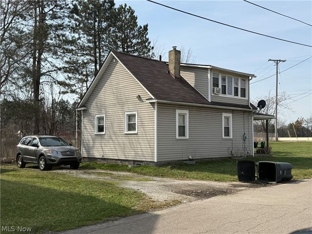 1479 East Avenue, Akron, OH 44307