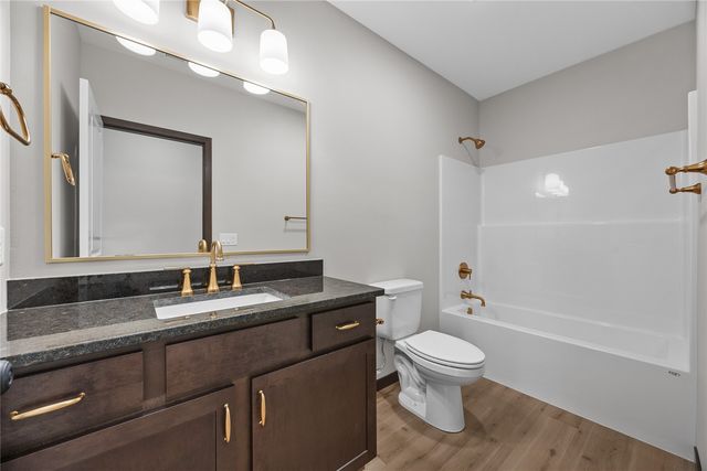 3667 McClain Way, Hiawatha, IA 52233