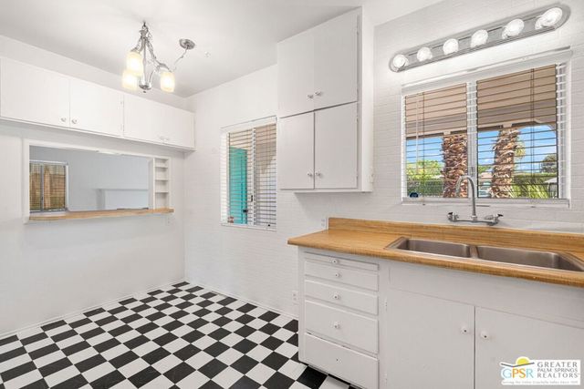 1345 E Camino Primrose, Palm Springs, CA 92264