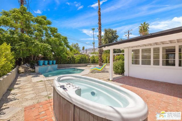 1345 E Camino Primrose, Palm Springs, CA 92264