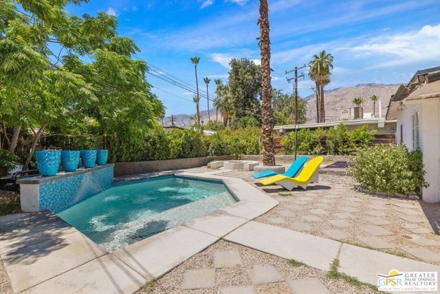 1345 E Camino Primrose, Palm Springs, CA 92264