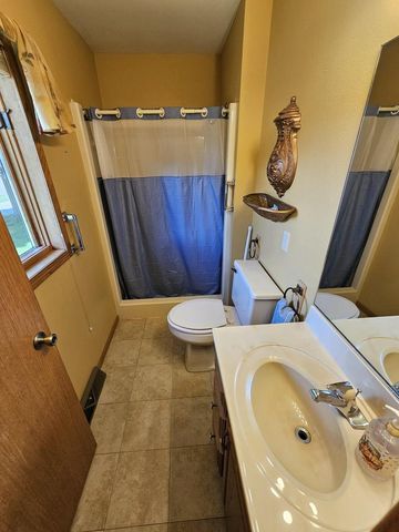 2320 JAMES AVENUE, Altoona, WI 54720