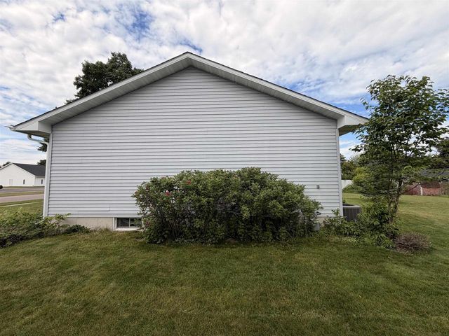 2320 JAMES AVENUE, Altoona, WI 54720