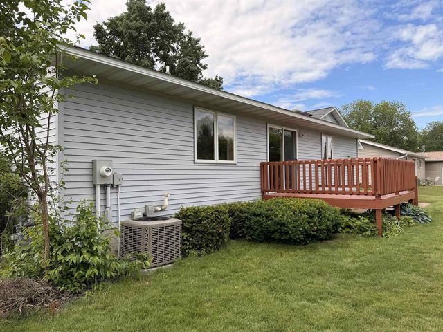 2320 JAMES AVENUE, Altoona, WI 54720