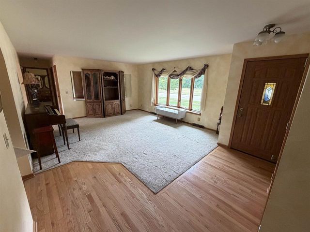 2320 JAMES AVENUE, Altoona, WI 54720