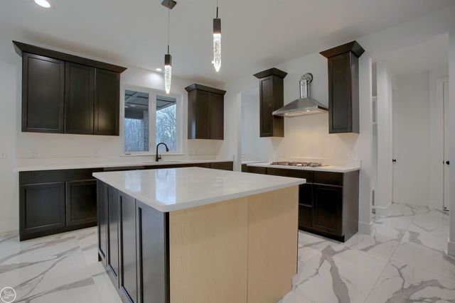 51605 Forster Lane, Shelby Twp, MI 48316