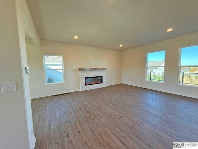 19814 Cinnamon Street, Omaha, NE 68135